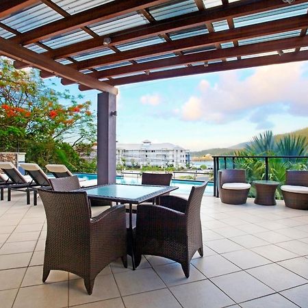 At Waterfront Whitsunday Retreat - Adults Only Aparthotel Airlie Beach Ngoại thất bức ảnh