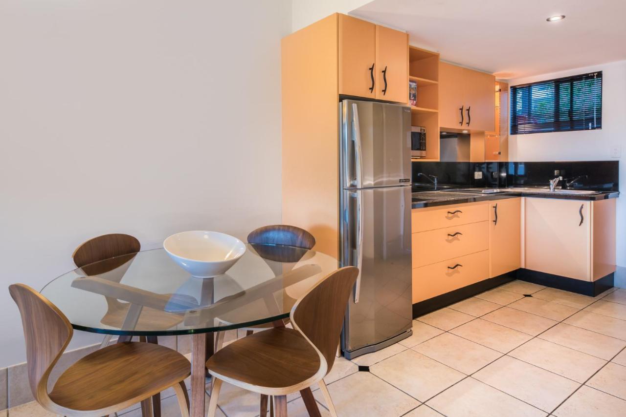 At Waterfront Whitsunday Retreat - Adults Only Aparthotel Airlie Beach Ngoại thất bức ảnh