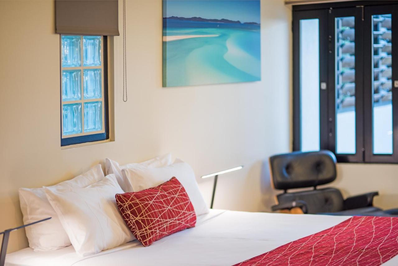 At Waterfront Whitsunday Retreat - Adults Only Aparthotel Airlie Beach Ngoại thất bức ảnh