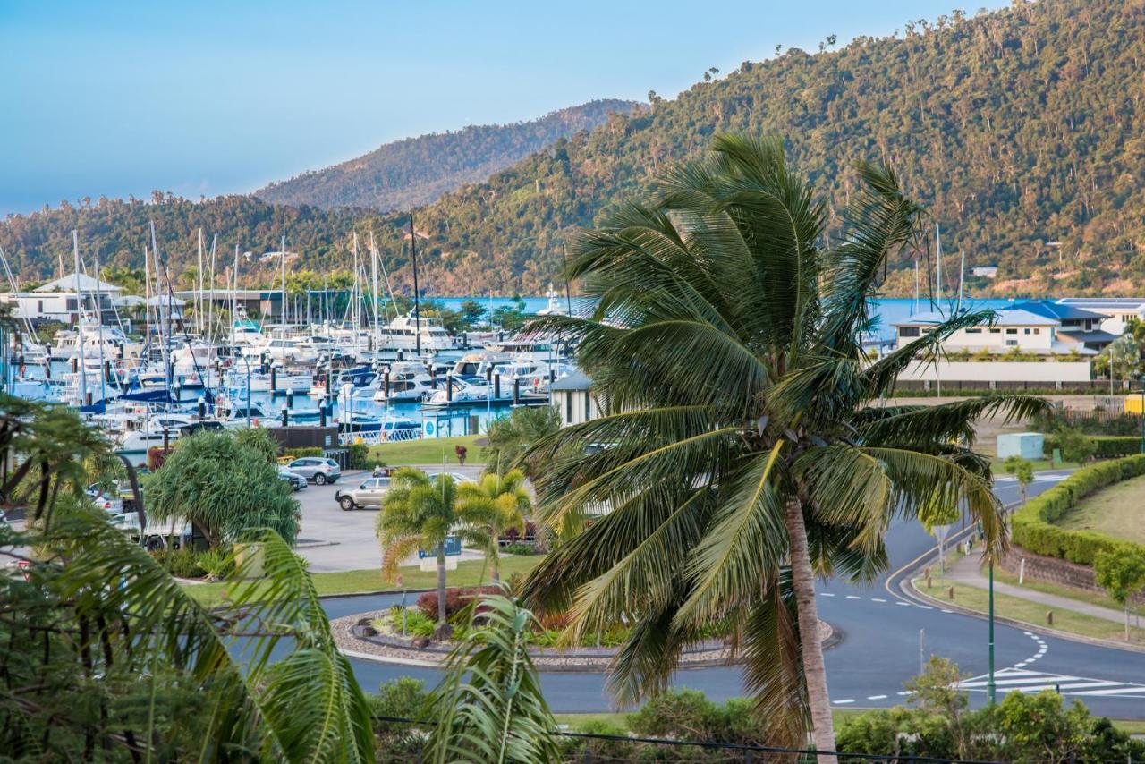At Waterfront Whitsunday Retreat - Adults Only Aparthotel Airlie Beach Ngoại thất bức ảnh