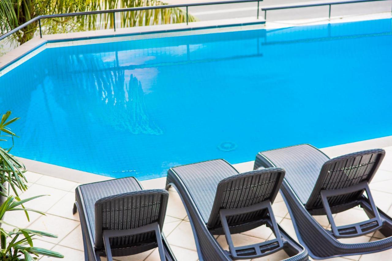 At Waterfront Whitsunday Retreat - Adults Only Aparthotel Airlie Beach Ngoại thất bức ảnh
