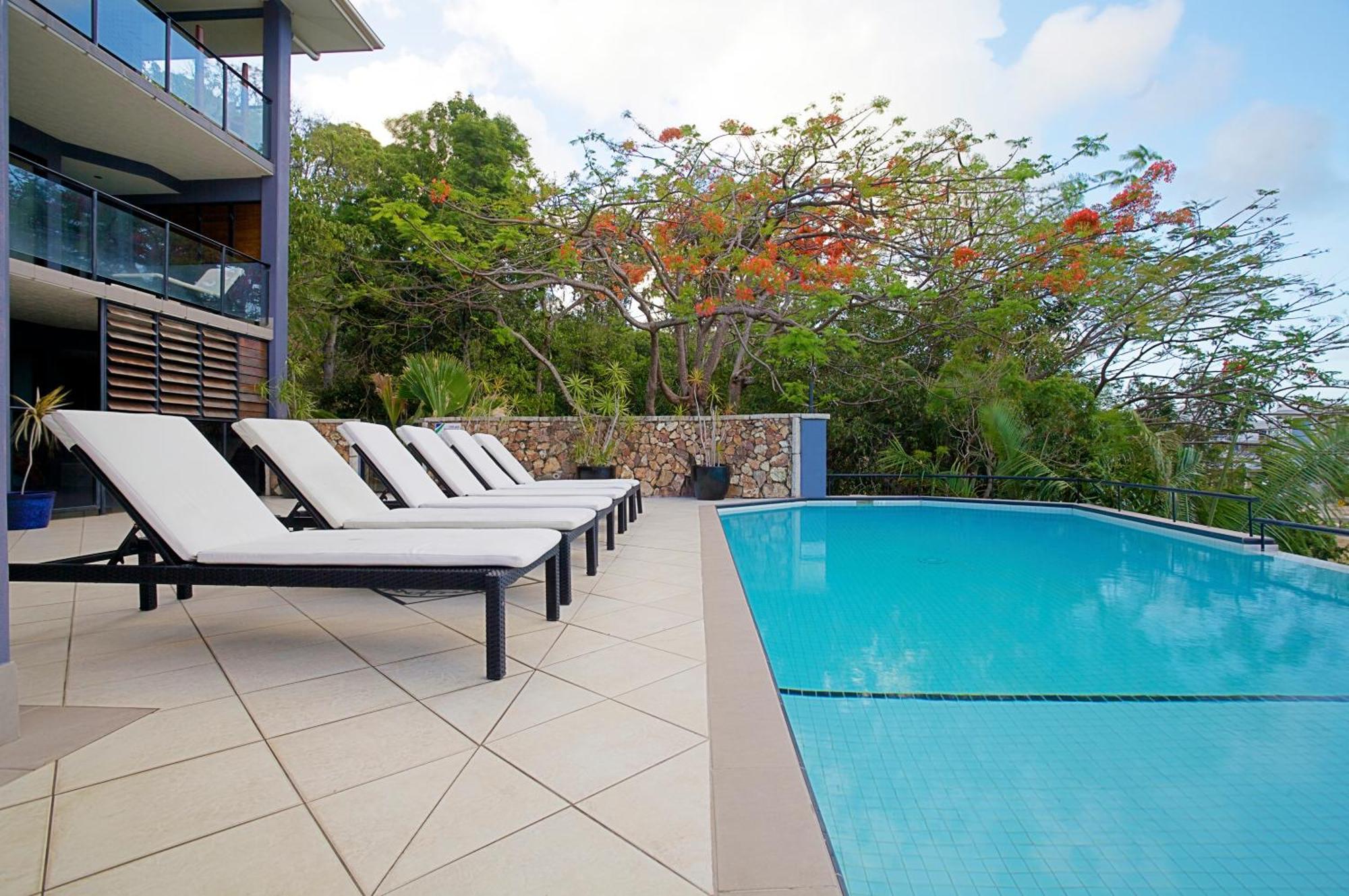 At Waterfront Whitsunday Retreat - Adults Only Aparthotel Airlie Beach Ngoại thất bức ảnh