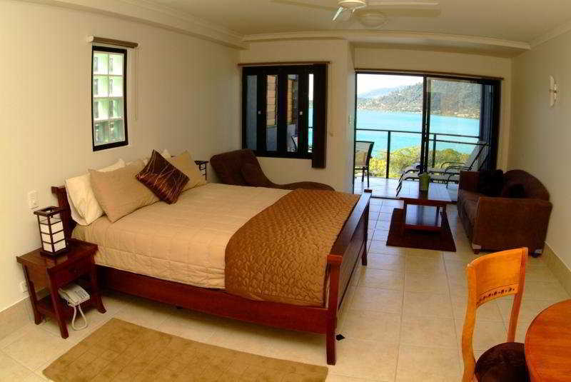 At Waterfront Whitsunday Retreat - Adults Only Aparthotel Airlie Beach Ngoại thất bức ảnh