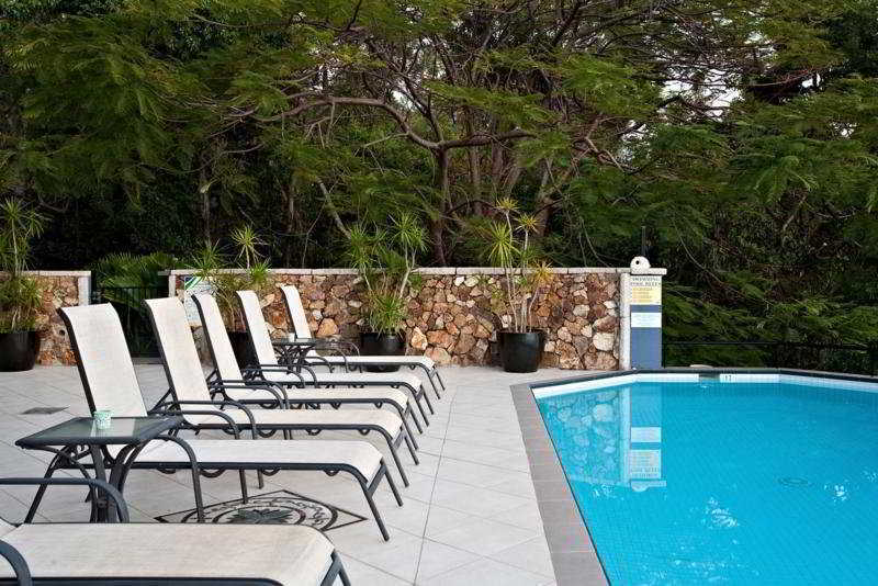 At Waterfront Whitsunday Retreat - Adults Only Aparthotel Airlie Beach Ngoại thất bức ảnh