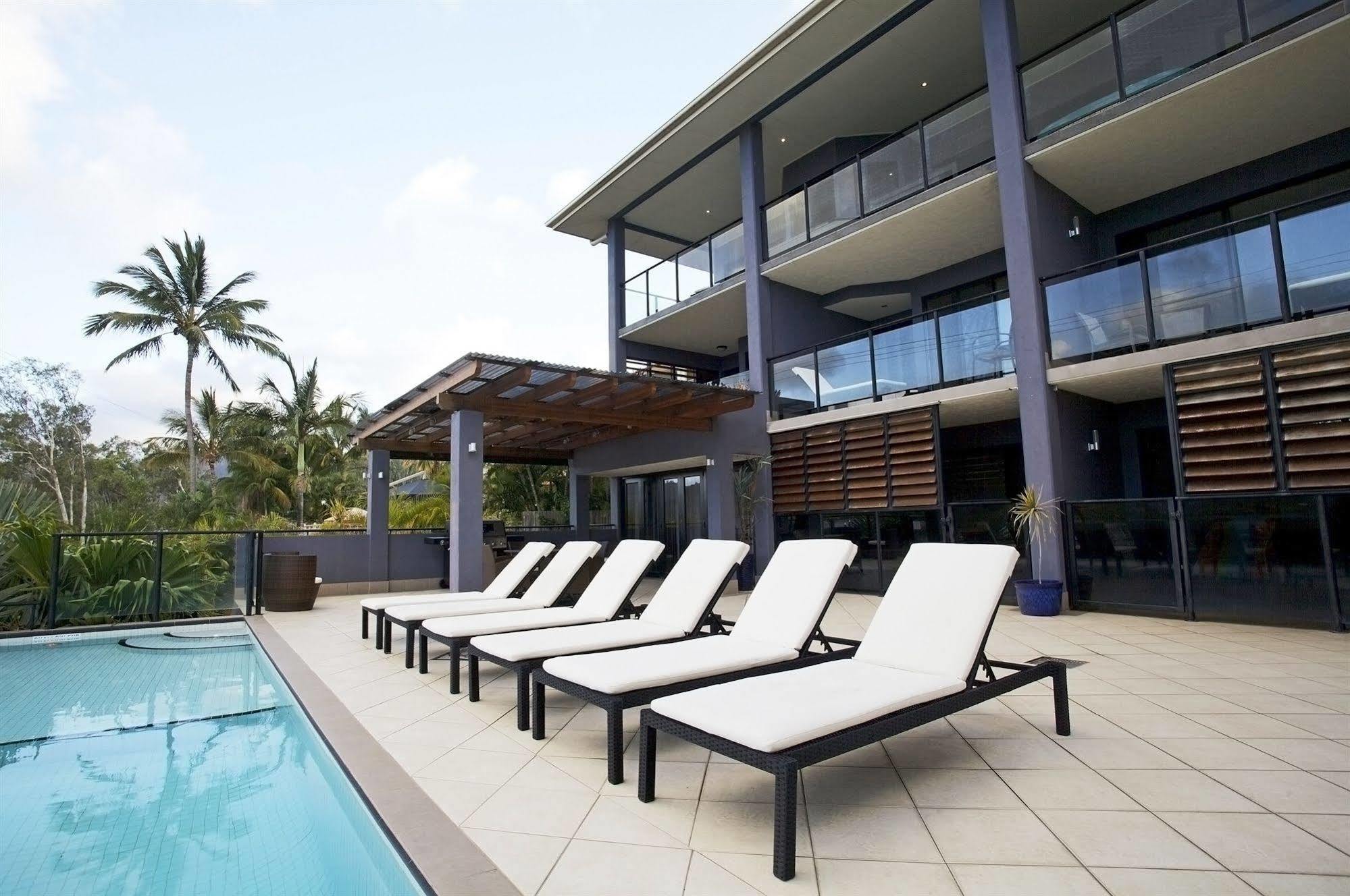 At Waterfront Whitsunday Retreat - Adults Only Aparthotel Airlie Beach Ngoại thất bức ảnh