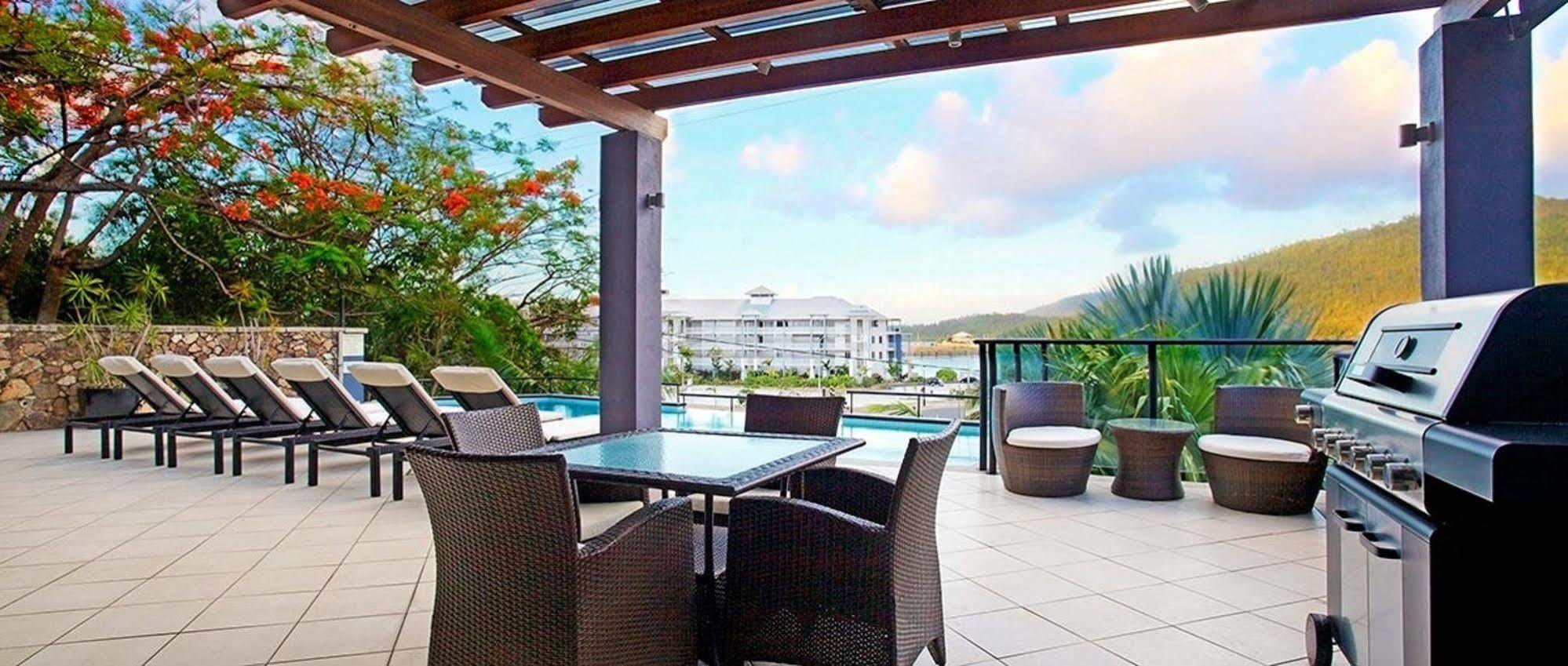 At Waterfront Whitsunday Retreat - Adults Only Aparthotel Airlie Beach Ngoại thất bức ảnh