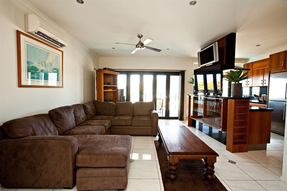 At Waterfront Whitsunday Retreat - Adults Only Aparthotel Airlie Beach Ngoại thất bức ảnh